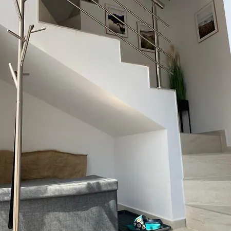 Cozy 2-bedroom Vacation With Entire Floor *