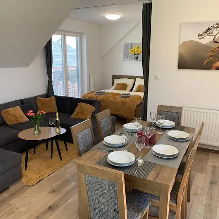 Cozy 2-bedroom Vacation With Entire Floor דירה *